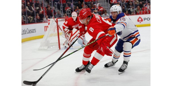 Detroit Red Wings přináší nadšení pro staré fanoušky Detroit Red Wings přináší nadšení pro staré fanoušky